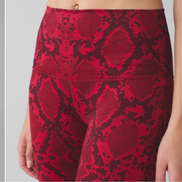 Lululemon high rise, full length - great condition! - Picture 2 of 3